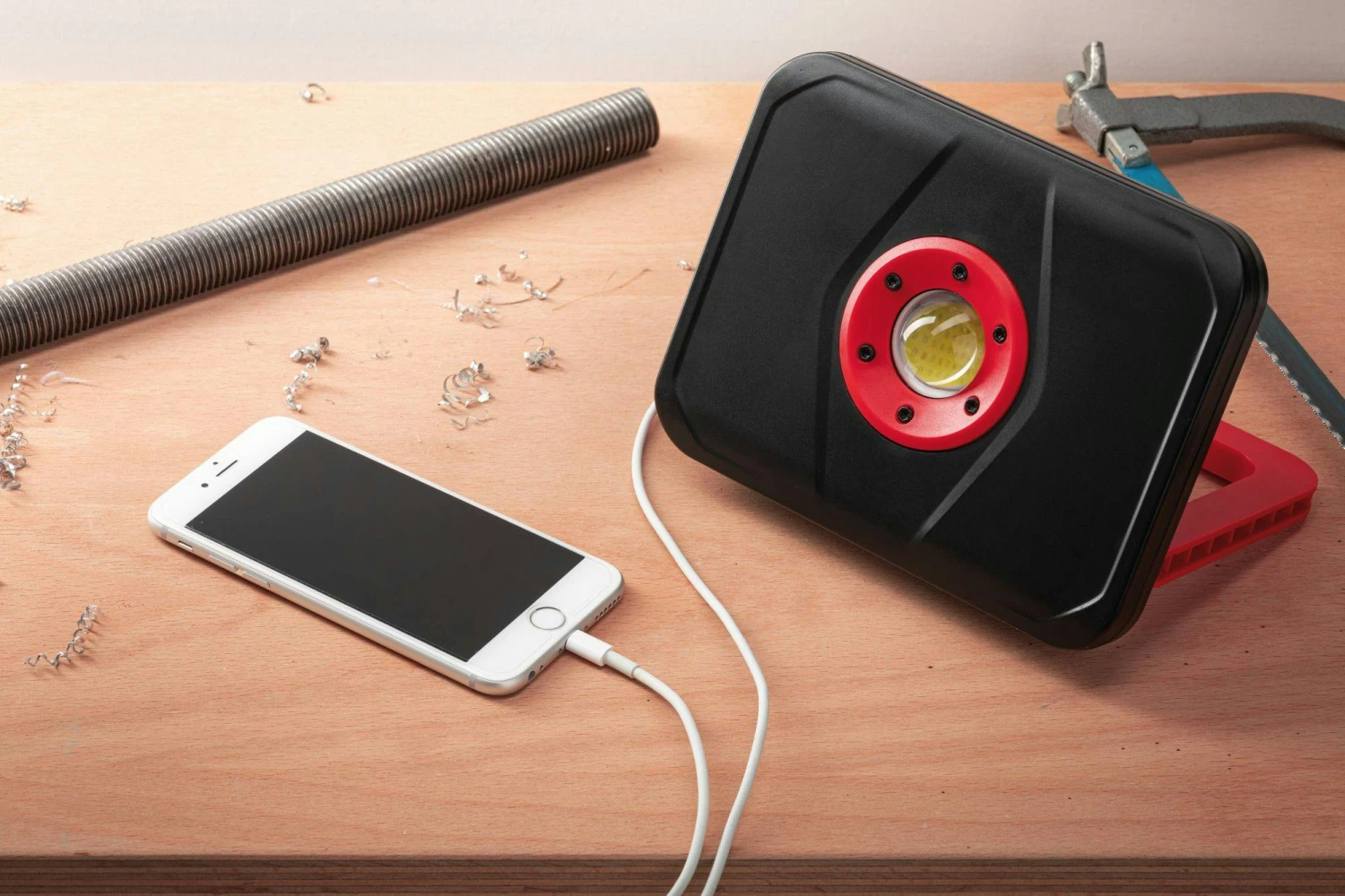 Paulmann Akkuleuchte Akku Worklight IP65 Dimmbar 6500K Schwarz#Rot 94288 9 Paulmann Akkuleuchte Akku Worklight IP65 Dimmbar 6500K Schwarz#Rot 94288 – Bild 7